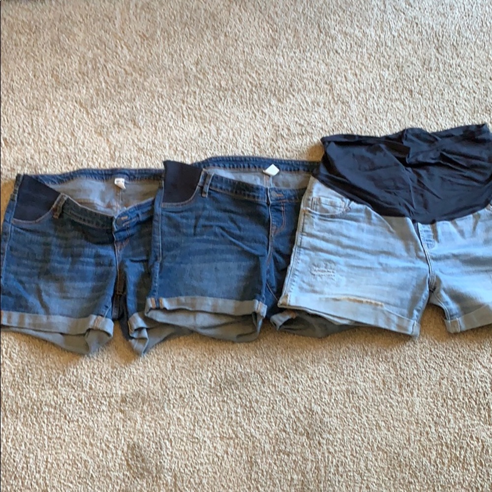 Maternity shorts